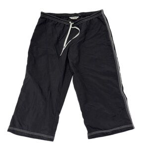Essential Gear Black Knee Length Shorts Size Medium